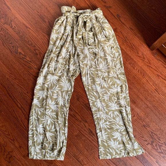 Breezy Flowy Pants - Picture 1 of 2
